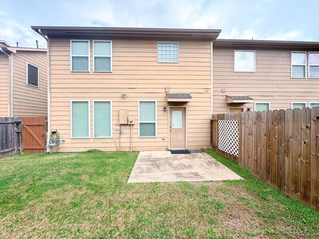 3923 Calgary Circle - Photo 23