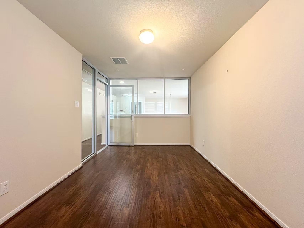 3923 Calgary Circle - Photo 18