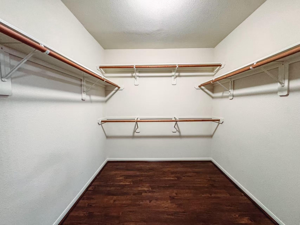 3923 Calgary Circle - Photo 16