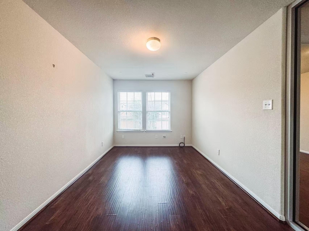 3923 Calgary Circle - Photo 19