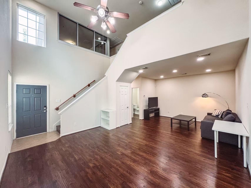 3923 Calgary Circle - Photo 2