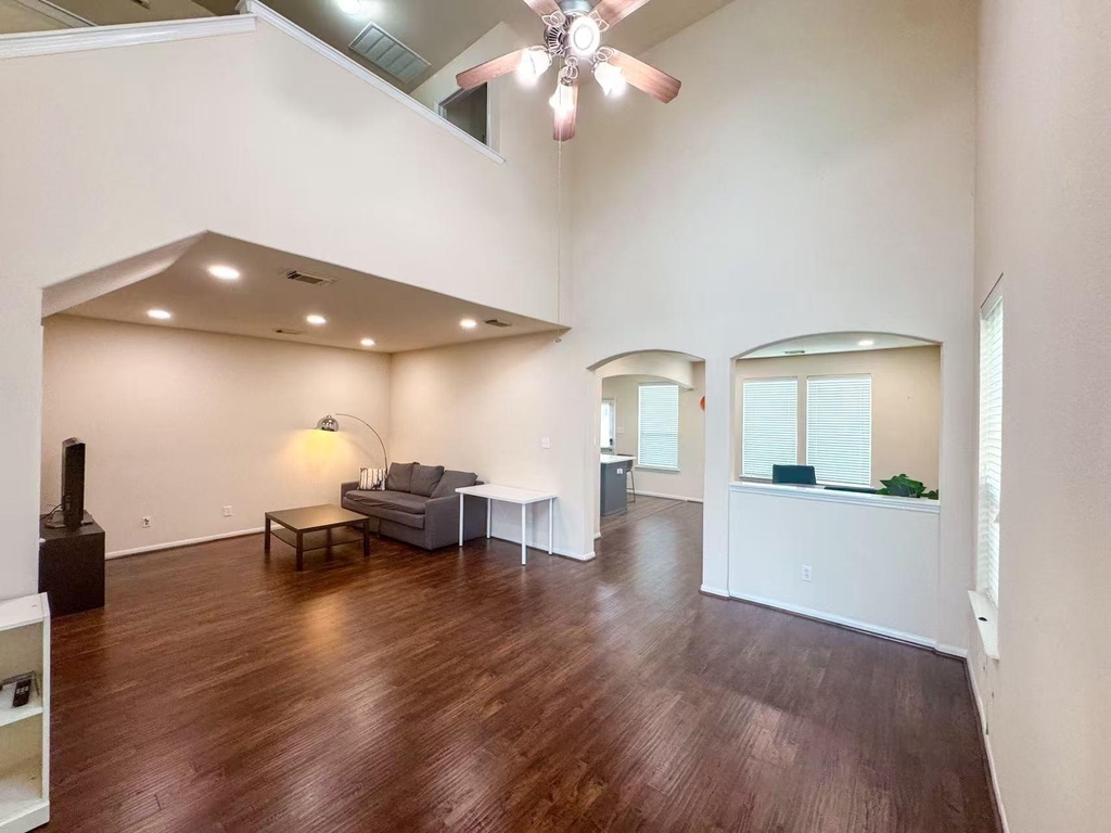 3923 Calgary Circle - Photo 3