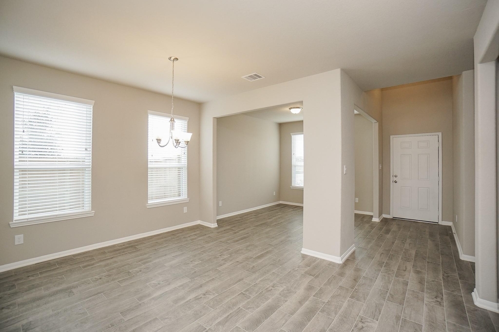 5463 Grand View Drive - Photo 3