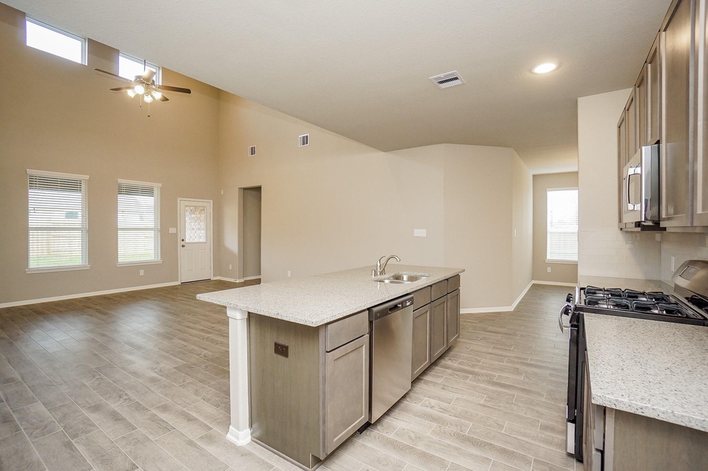 5463 Grand View Drive - Photo 10