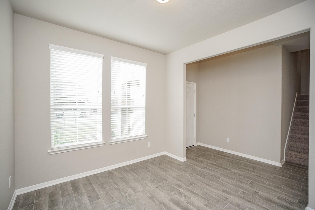 5463 Grand View Drive - Photo 2