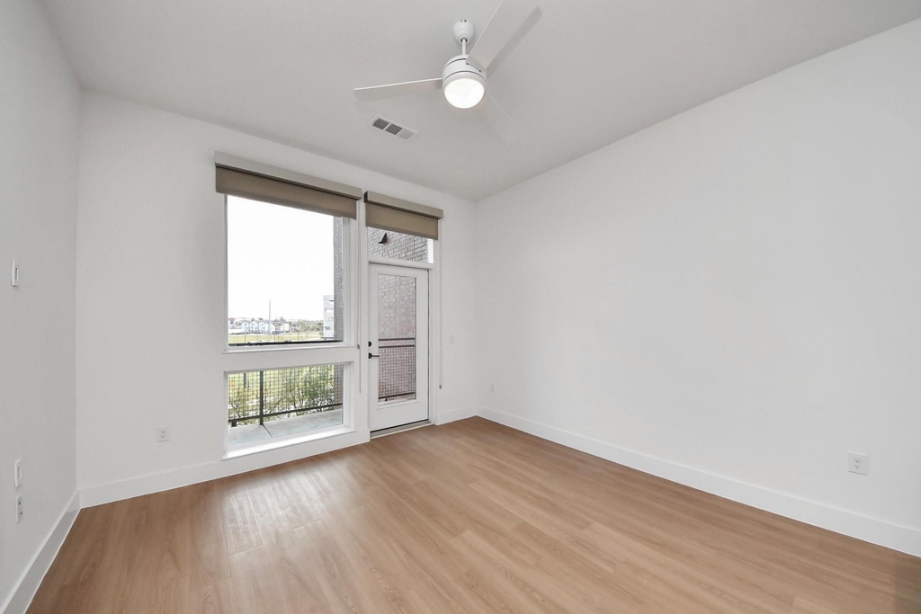 2810 Riverby Road - Photo 7