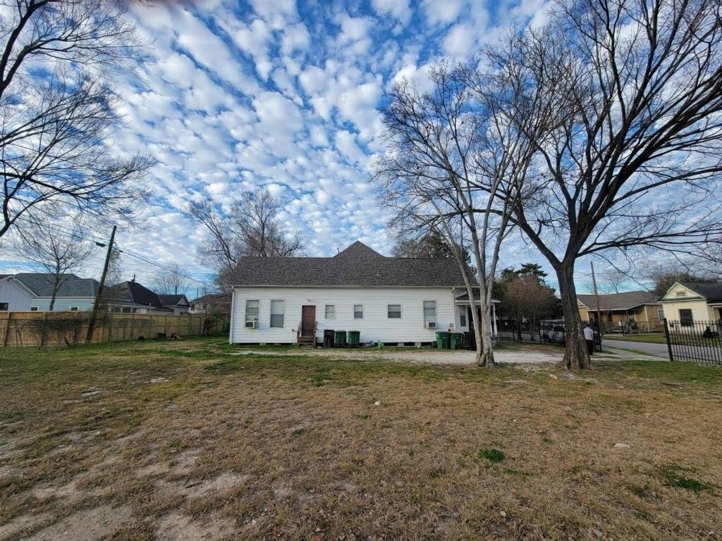 1905 Chapman Street - Photo 2