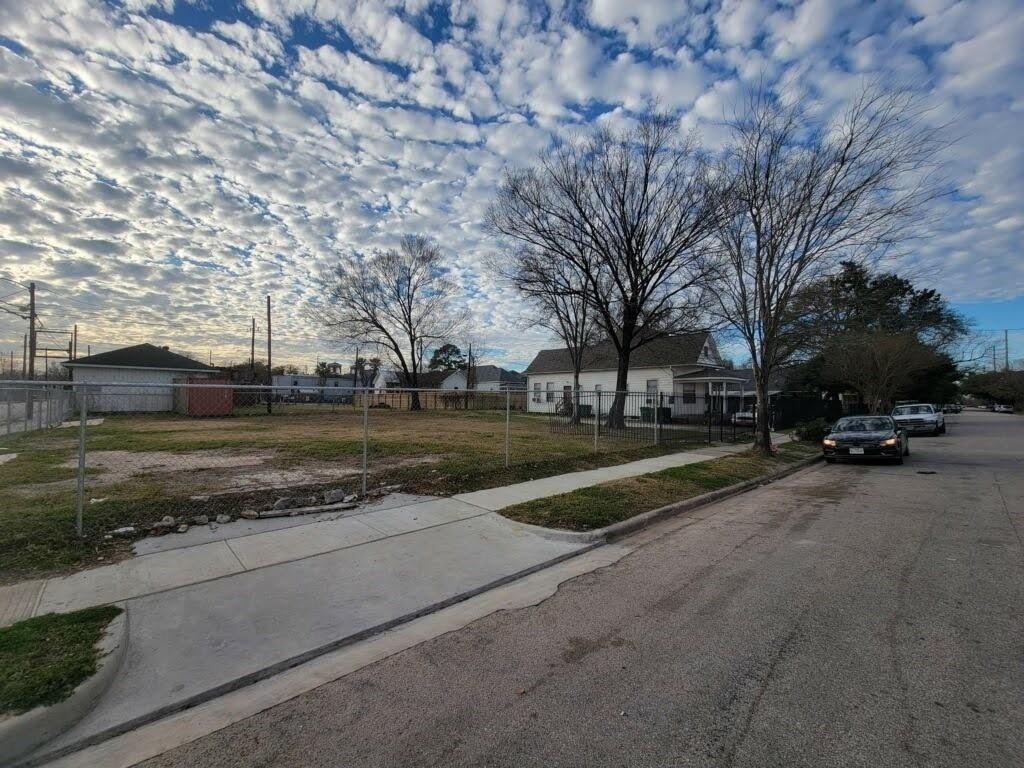 1905 Chapman Street - Photo 1