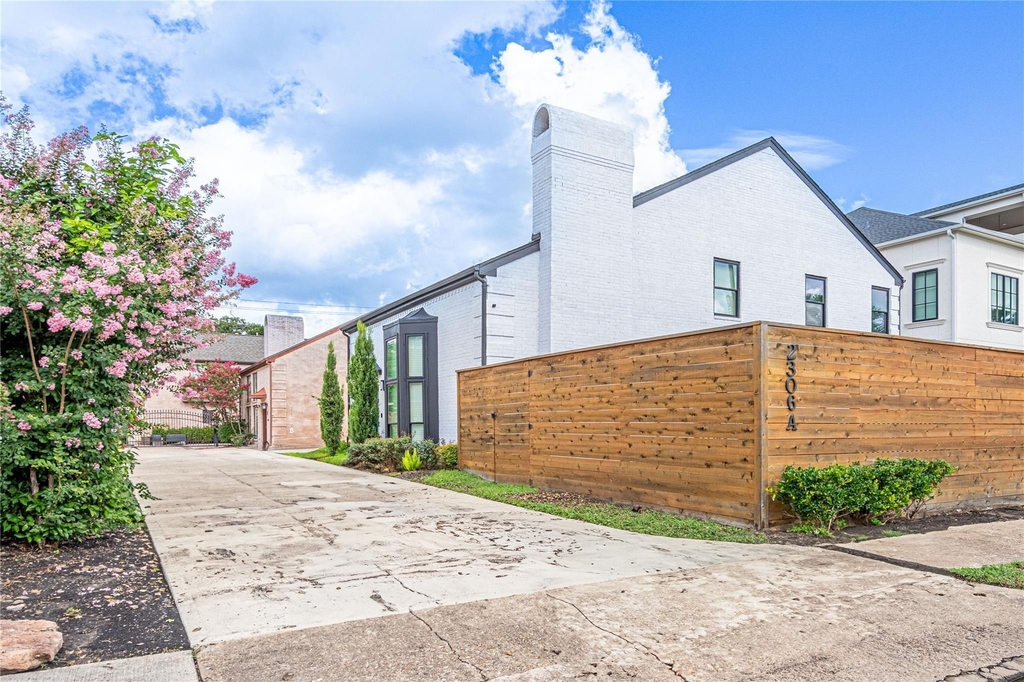 2306 Potomac Drive - Photo 1