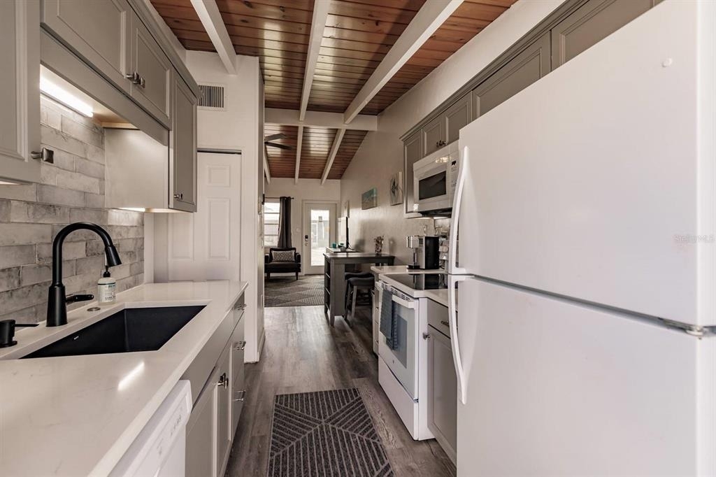 6006 Midnight Pass Road - Photo 6