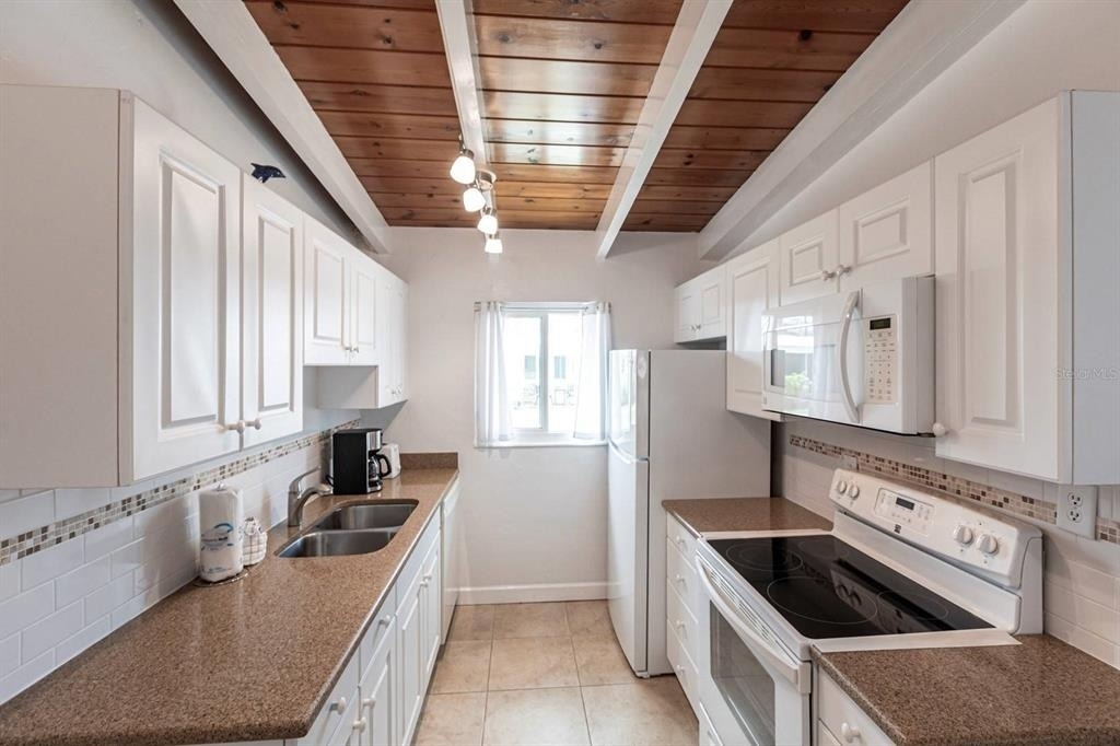 6006 Midnight Pass Road - Photo 4