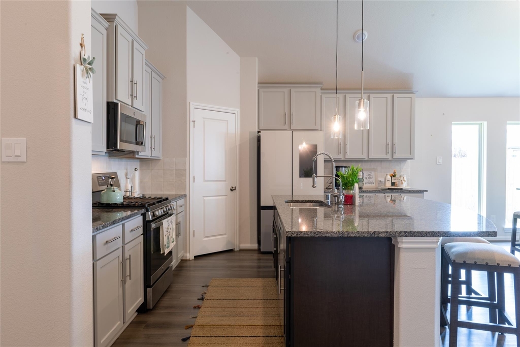 835 Sarasota Shore Dr Drive - Photo 4