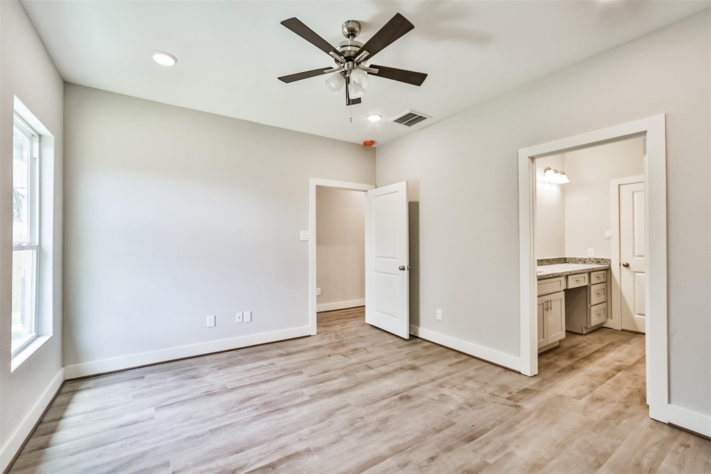 420 Ave B - Photo 9