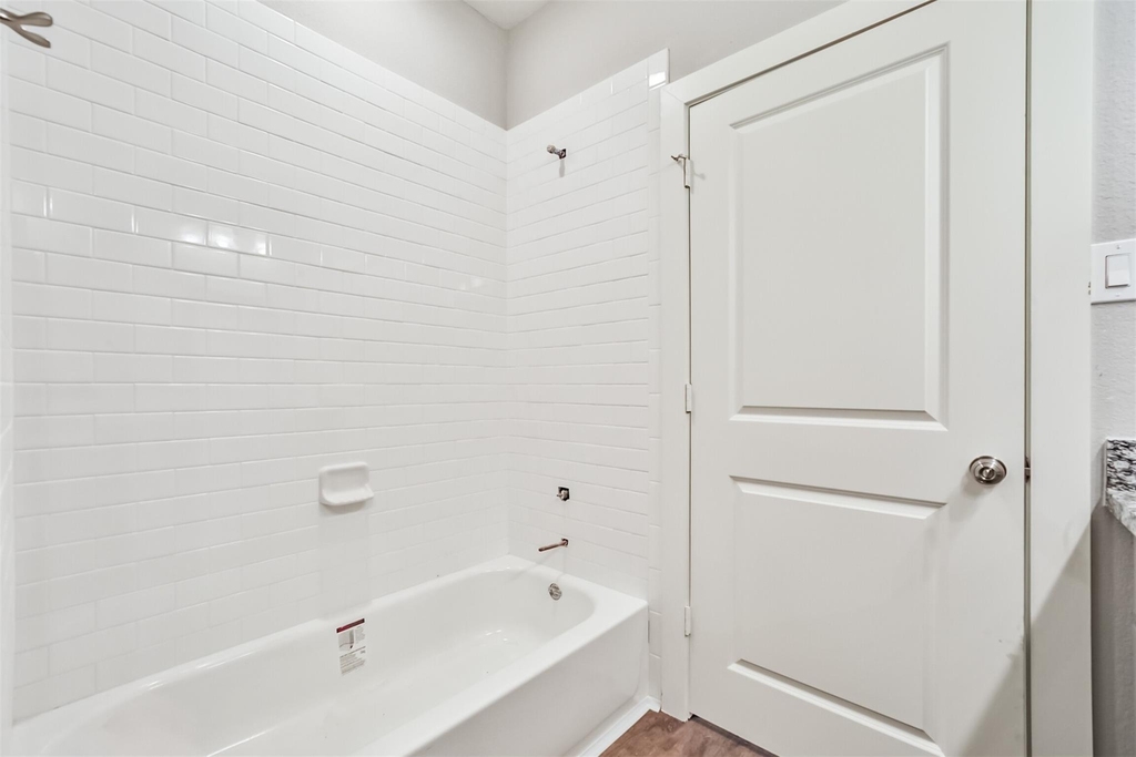 420 Ave B - Photo 11