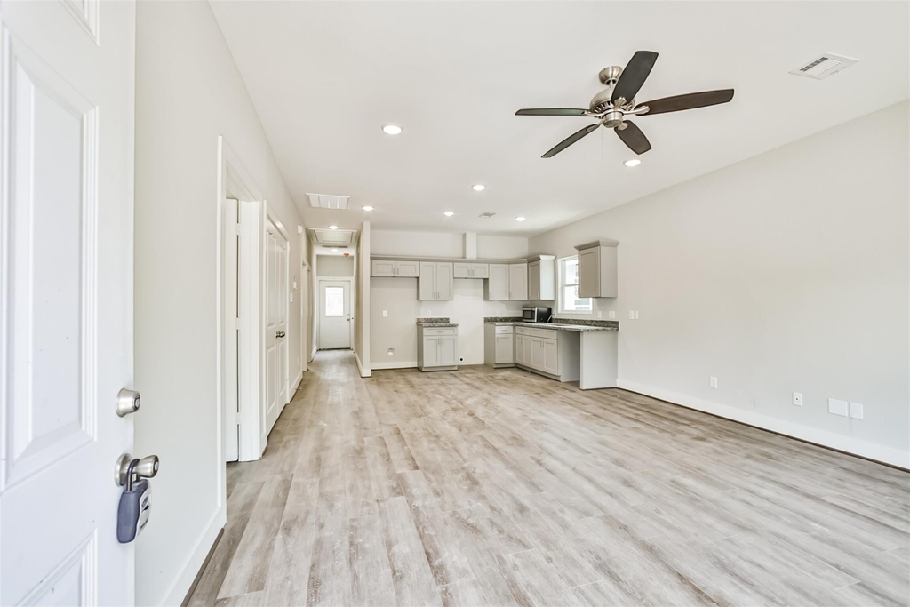 420 Ave B - Photo 0