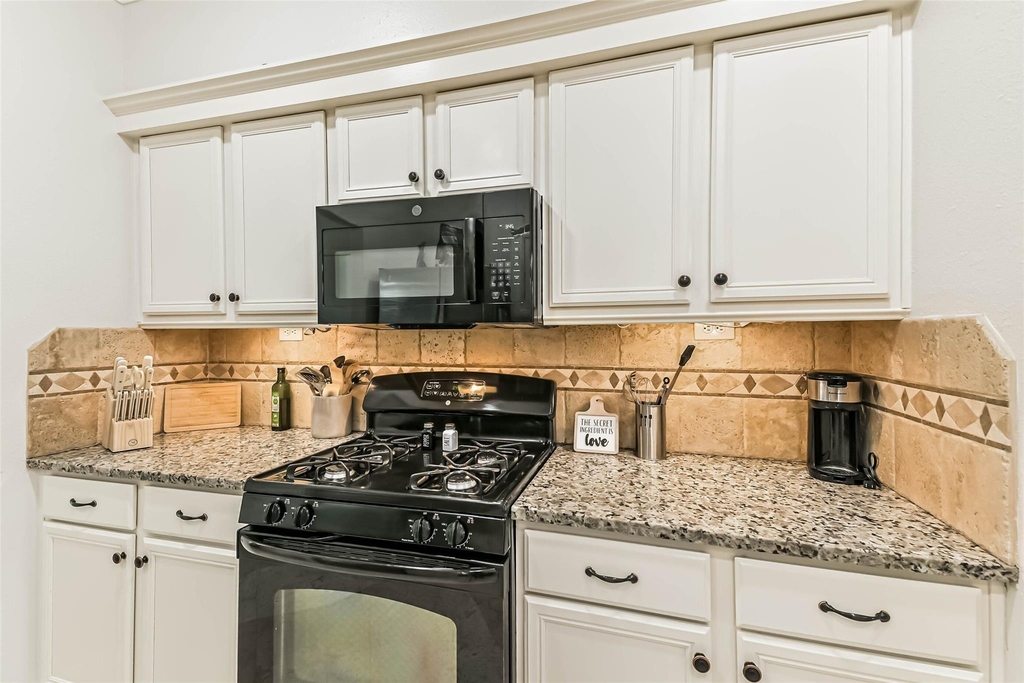 22538 Goss Spring Court - Photo 0
