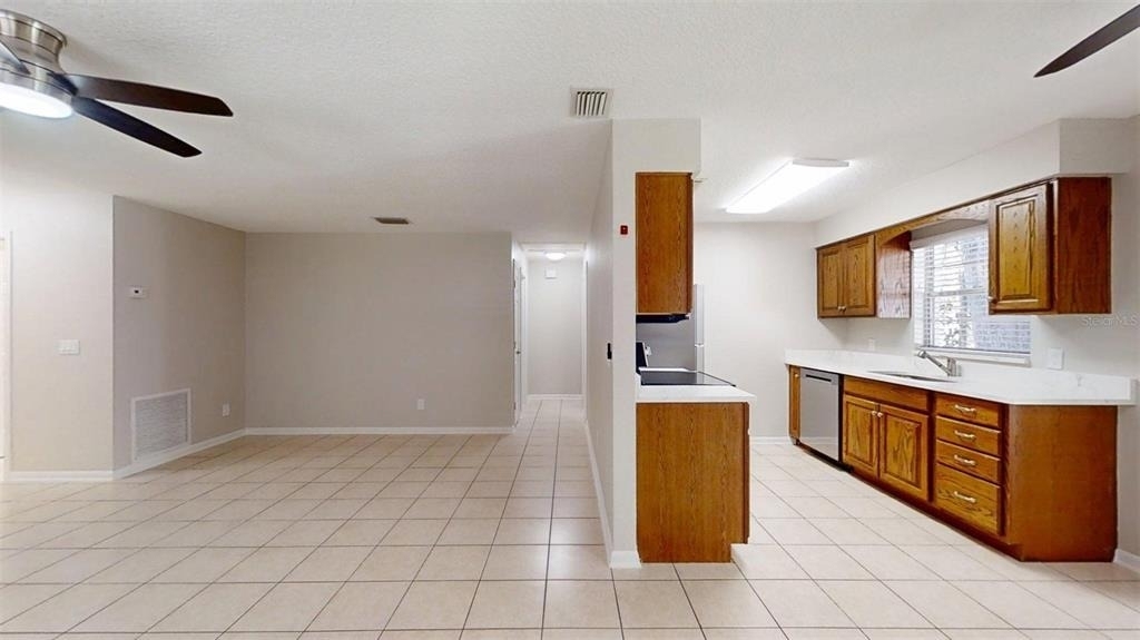 224 W Mcclendon Street - Photo 4