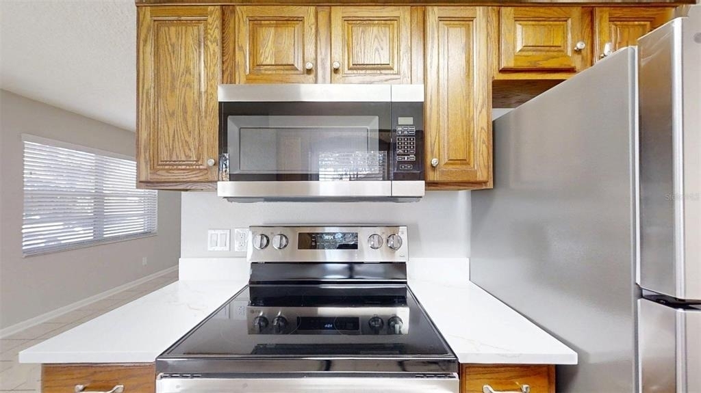 224 W Mcclendon Street - Photo 8