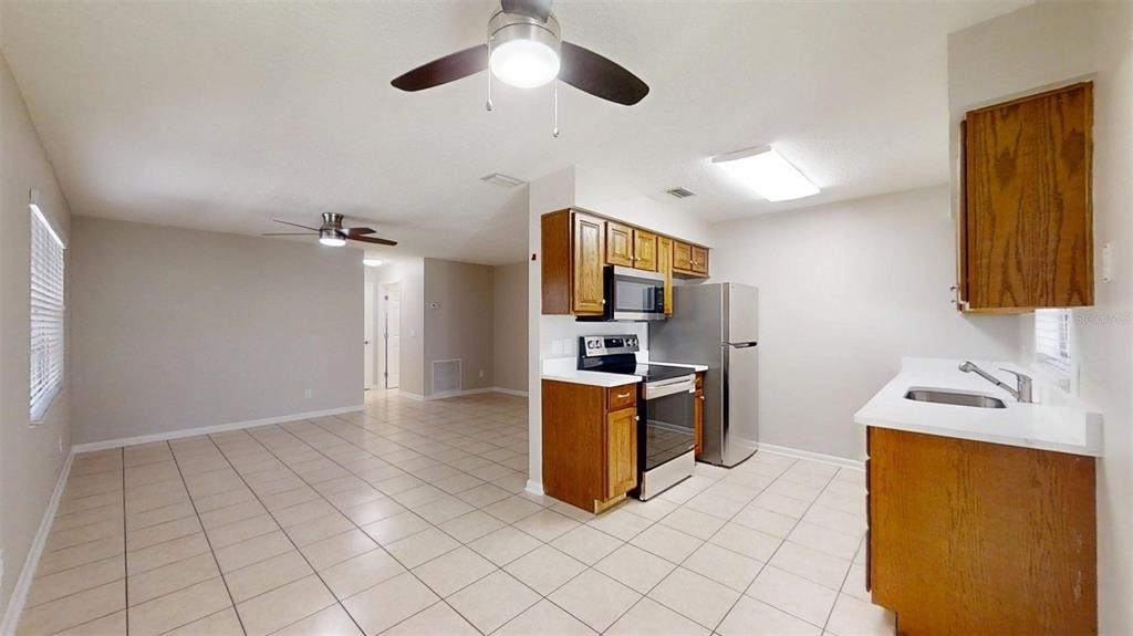 224 W Mcclendon Street - Photo 5