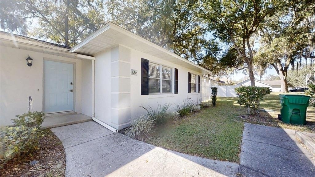 224 W Mcclendon Street - Photo 1