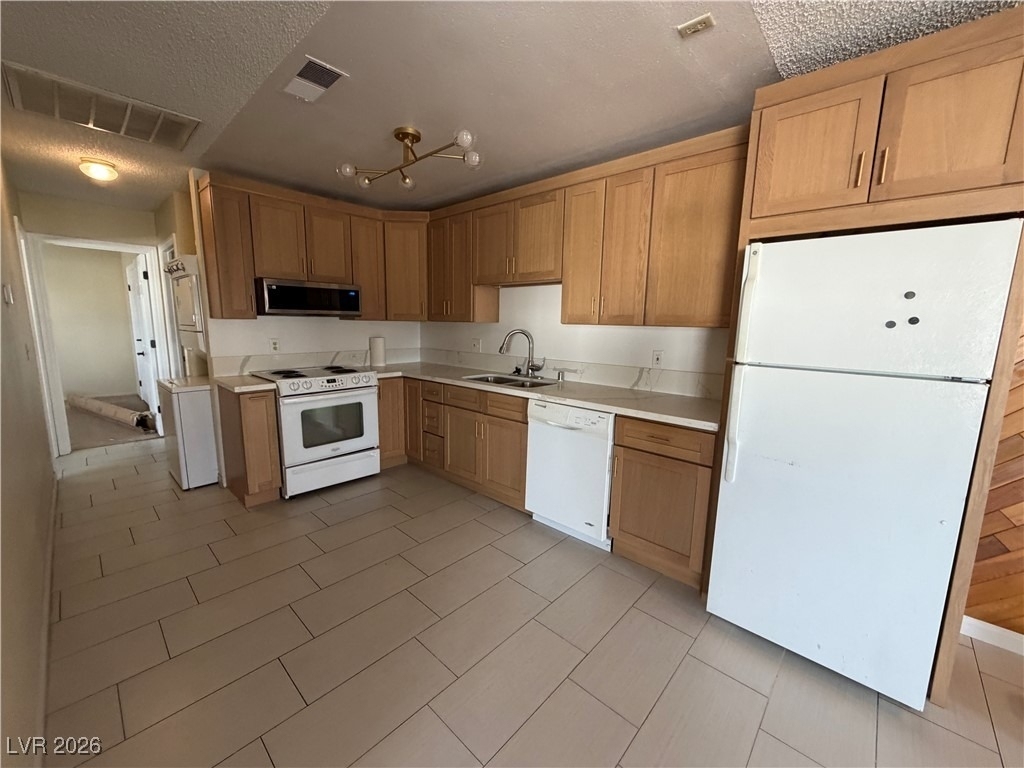 4734 Roberta Street - Photo 7