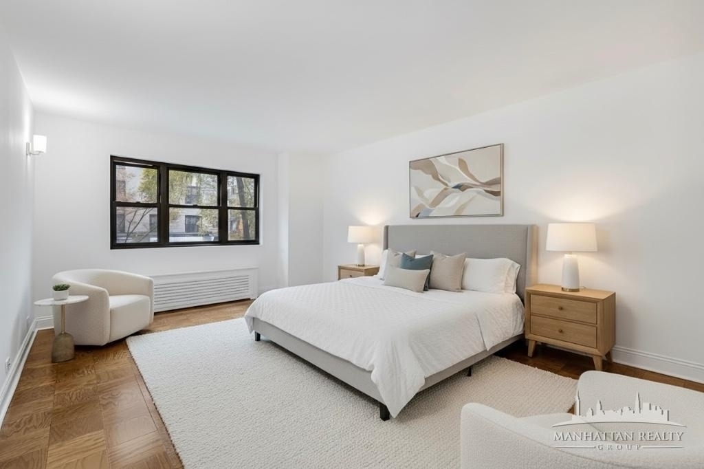 108 East 38th Street - Photo 1