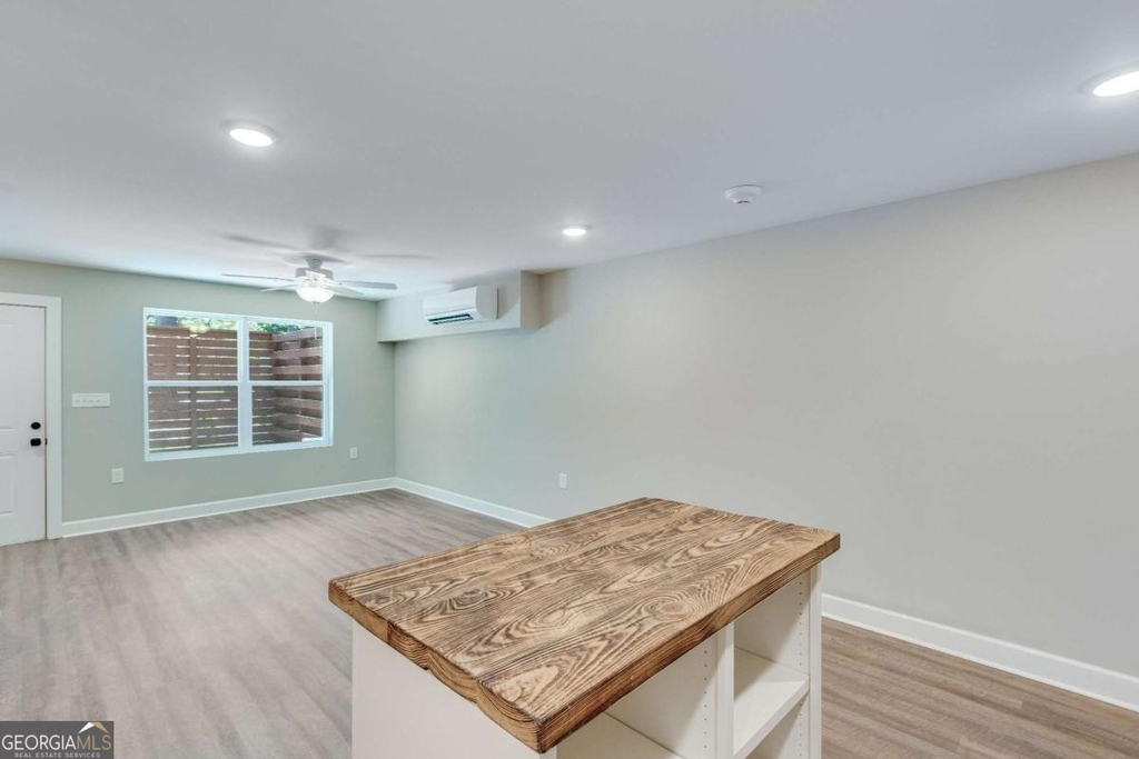 710 Jesse Jewell Parkway Se - Photo 8