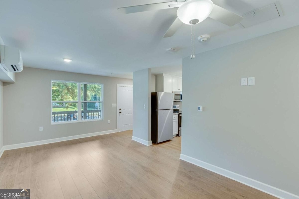 710 Jesse Jewell Parkway Se - Photo 4