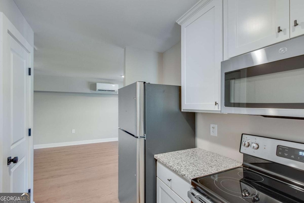 710 Jesse Jewell Parkway Se - Photo 7