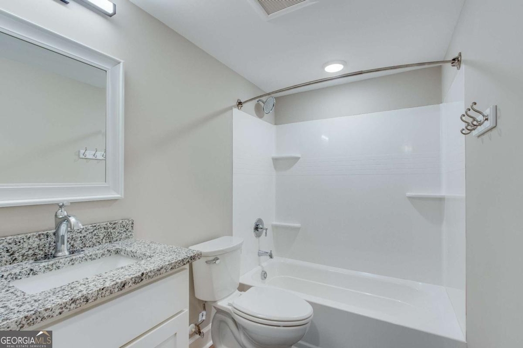 710 Jesse Jewell Parkway Se - Photo 10