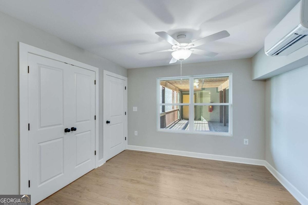 710 Jesse Jewell Parkway Se - Photo 8