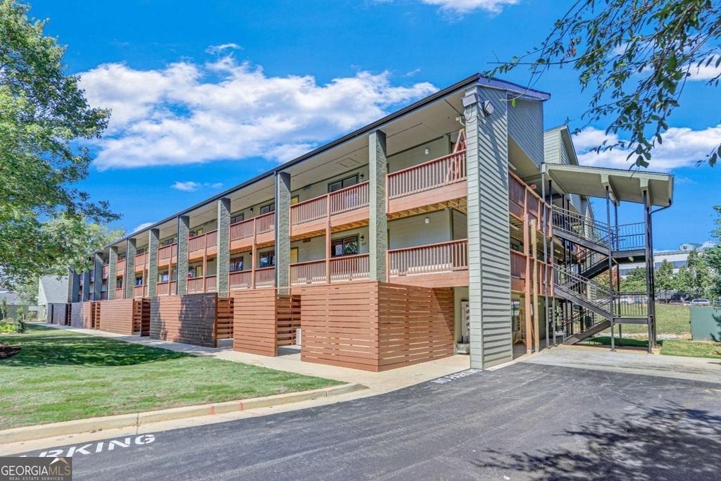 710 Jesse Jewell Parkway Se - Photo 17