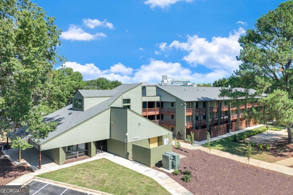 710 Jesse Jewell Parkway Se - Photo 12