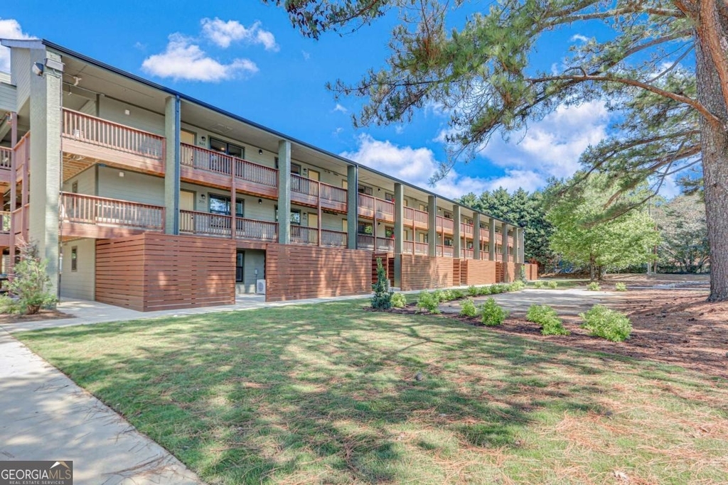 710 Jesse Jewell Parkway Se - Photo 15