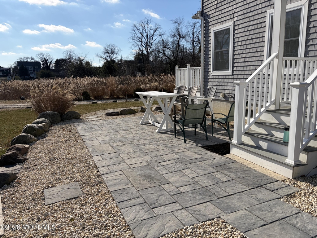 504 N Lake Drive - Photo 3