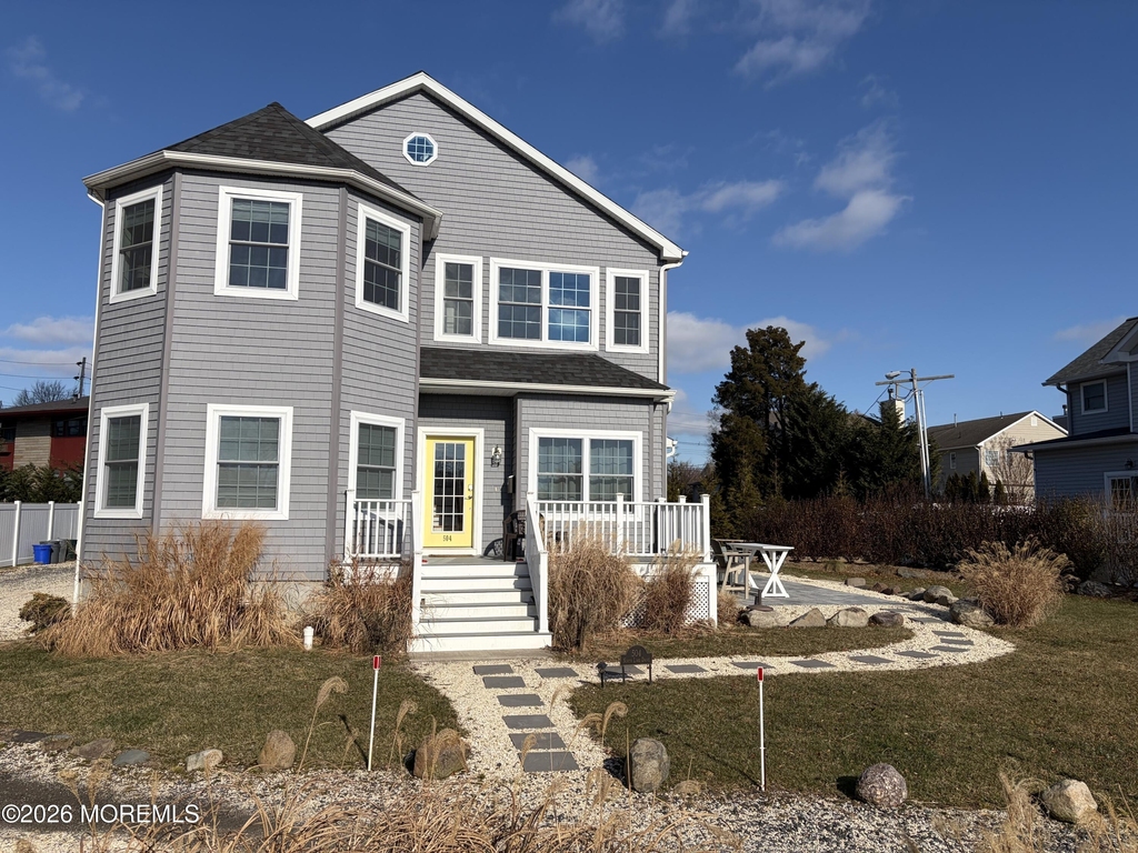 504 N Lake Drive - Photo 0