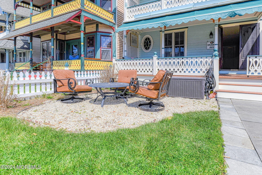 5 1/2 Embury Avenue - Photo 2