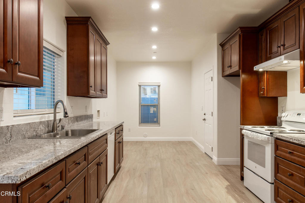 713 Mission Drive - Photo 4
