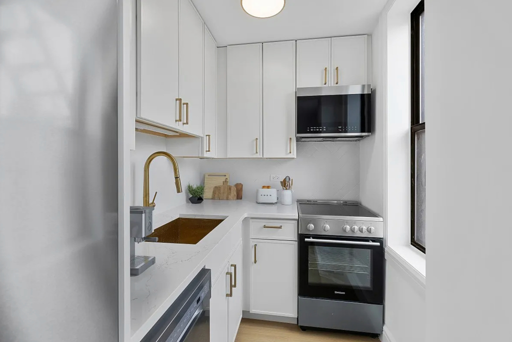 244 West 72nd Street - Photo 3