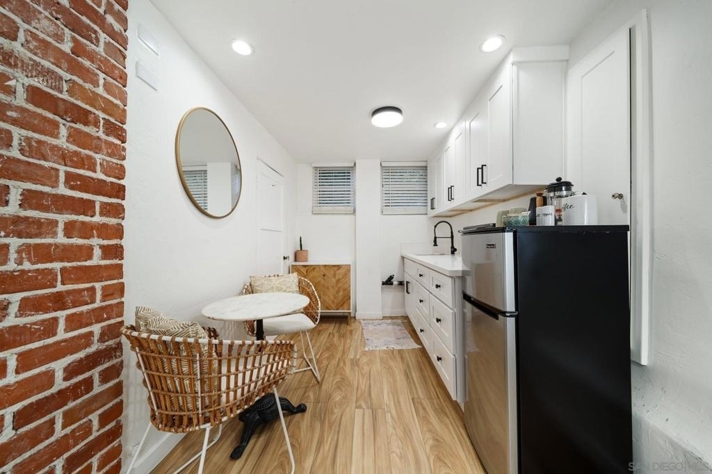 2154 Union St - Photo 1