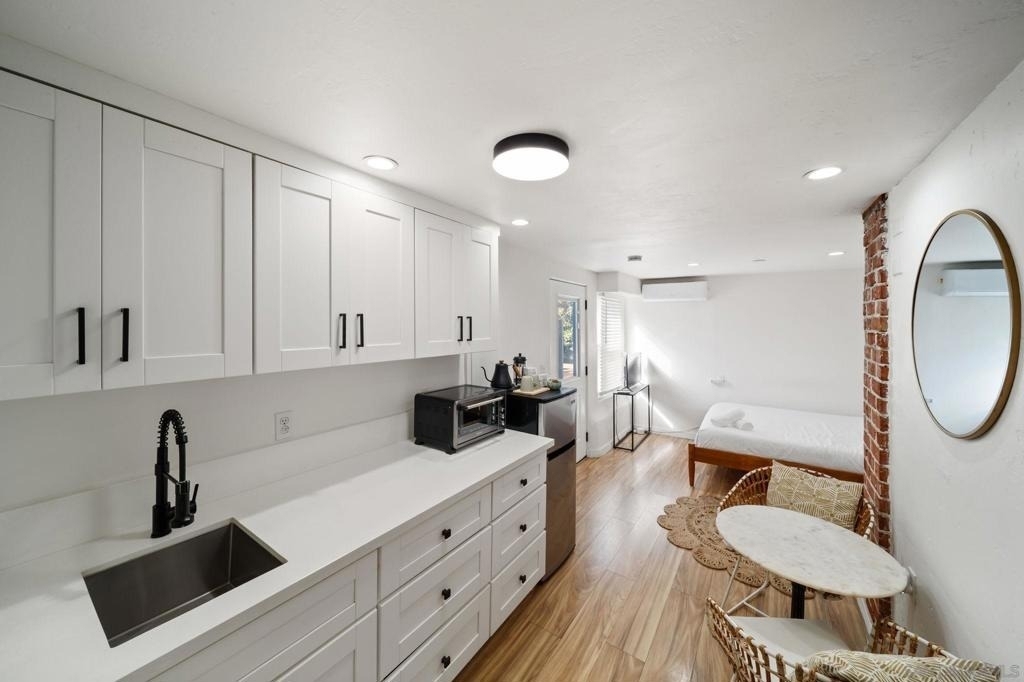 2154 Union St - Photo 2