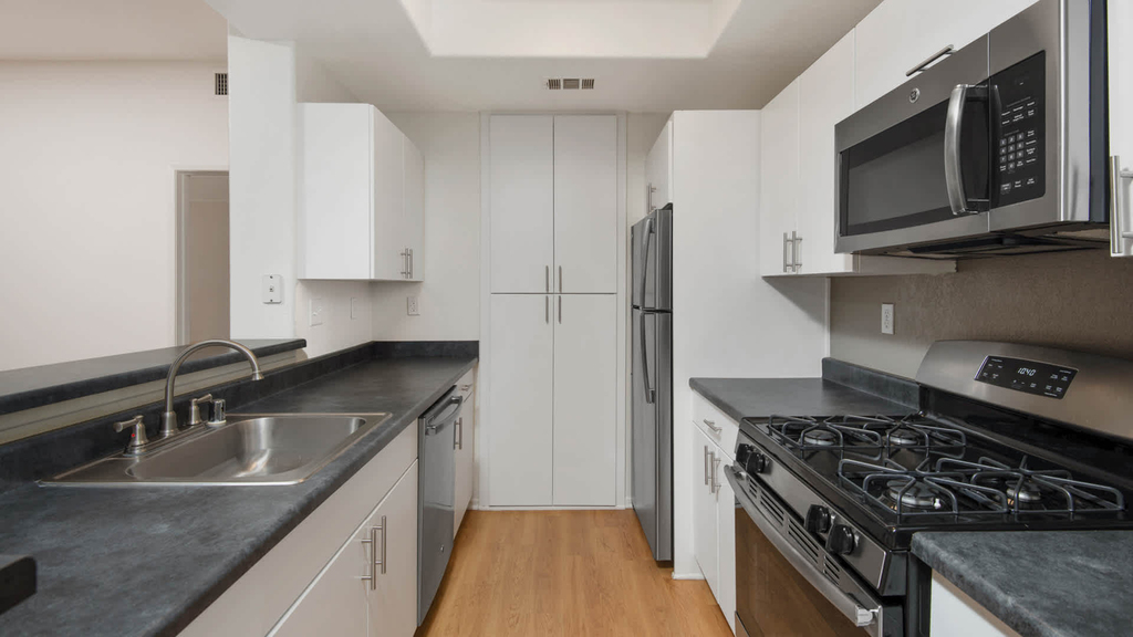 27800 N. Mcbean Parkway - Photo 3
