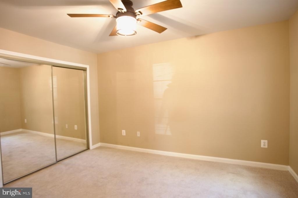 913 Hillside Lake Terrace - Photo 13