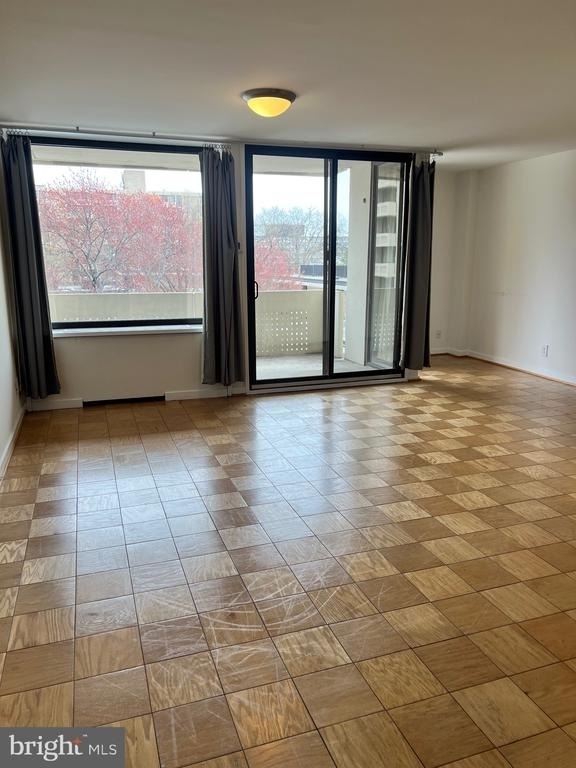429 N Sw - Photo 1