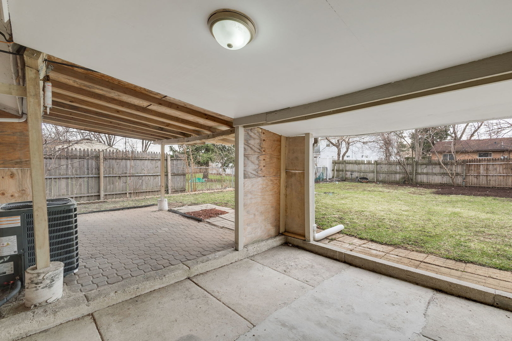 533 Redwood Road - Photo 15