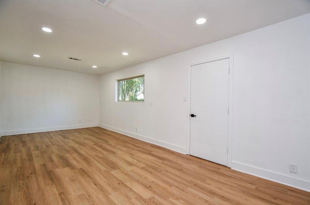 6834 Saint Augustine Street - Photo 7