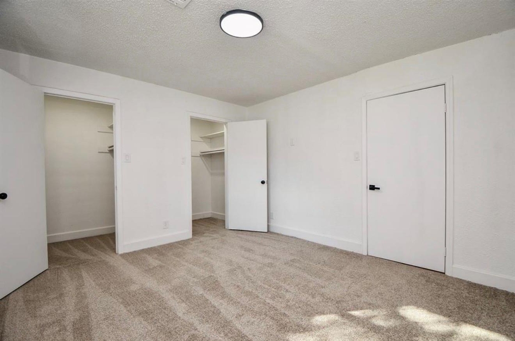 6834 Saint Augustine Street - Photo 12