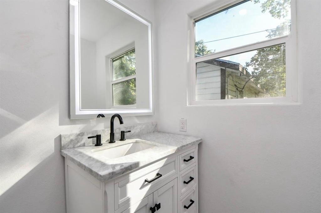 6834 Saint Augustine Street - Photo 10
