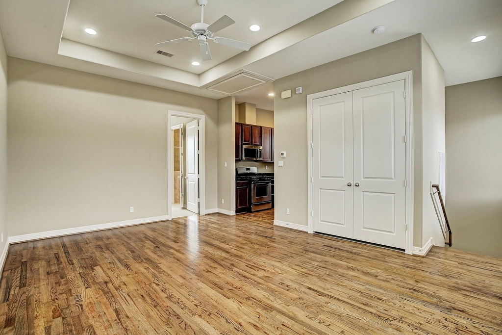 3830 Centerplaza Drive - Photo 4