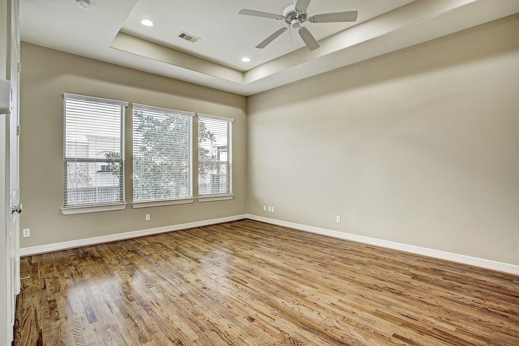 3830 Centerplaza Drive - Photo 6